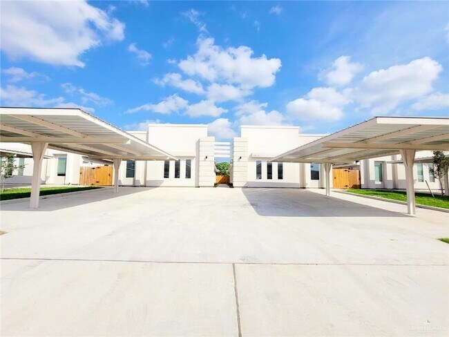 Building Photo - 19 Bella Costa Dr