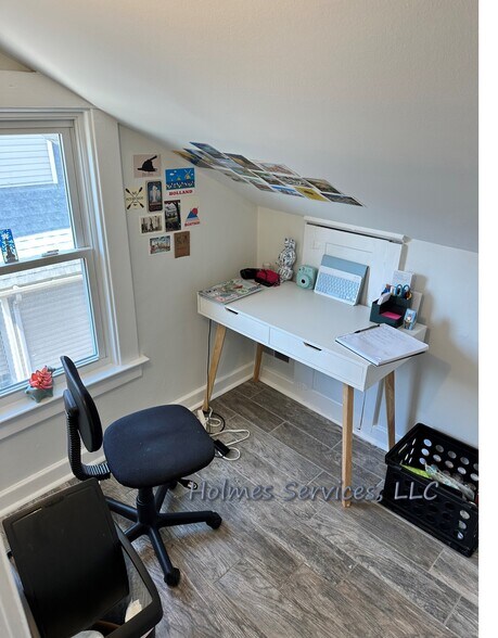 Nook - used as an office. - 1226 Bird Ave