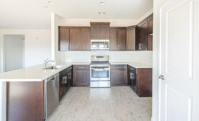 Building Photo - 3Bed/2Bath House in San Tan Valley! JOIN T...