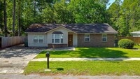 Building Photo - 848 Meadow Ln
