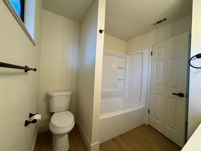 Building Photo - 5965 E Shields Ave