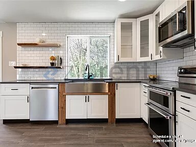 Building Photo - 11106 Lakeside Dr