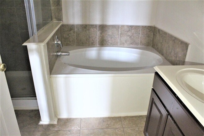 Building Photo - 3006 Teak Forest Trail