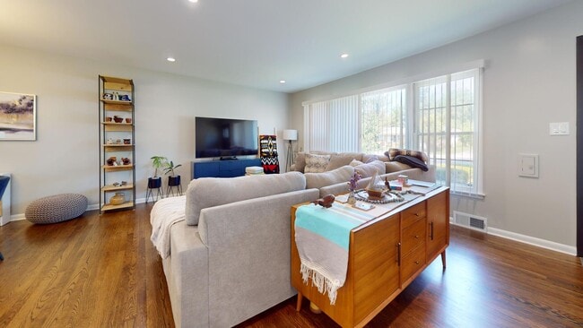 Building Photo - 2543 William Ave