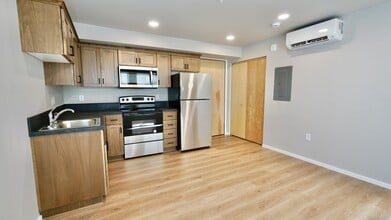 Building Photo - Baker Street Lofts