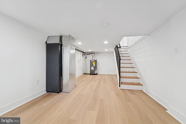 Building Photo - 1806 E Moyamensing Ave