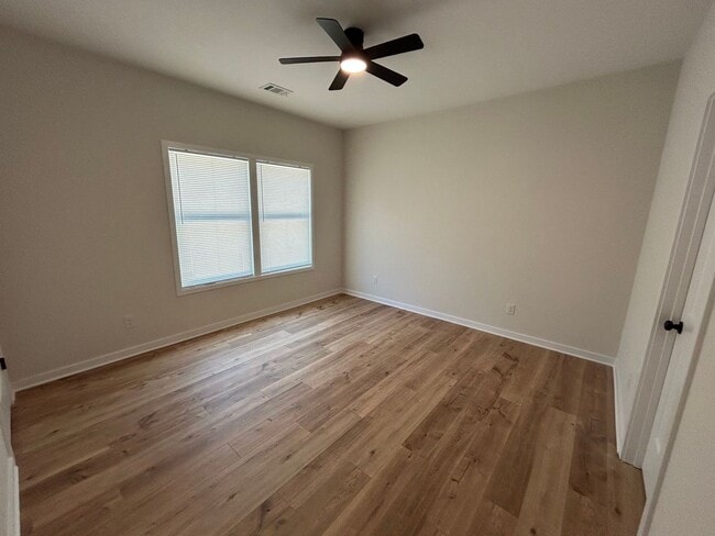 Building Photo - NEW CONSTRUCTION PRE-LEASING FOR AUGUST 2026!