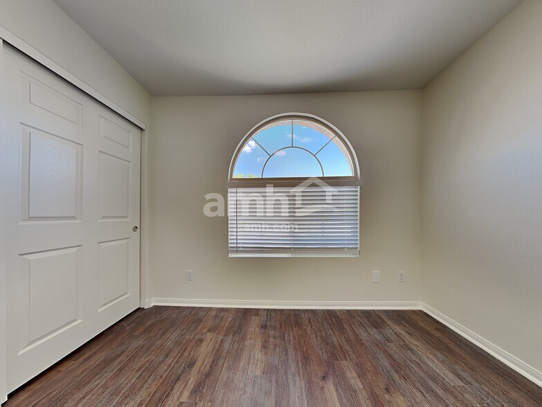 Building Photo - 9761 Trailing Daisy St