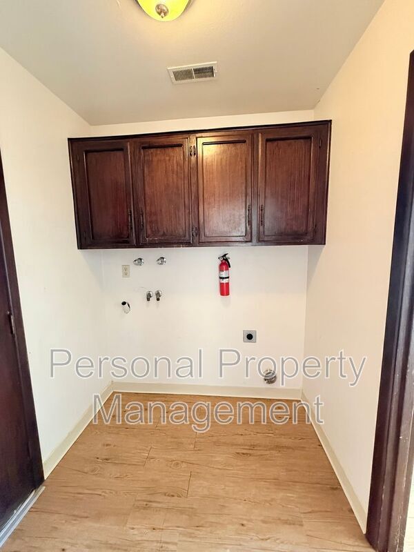 Building Photo - 16121 SE 3rd St