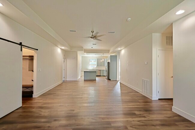 Building Photo - 7580 E Bay Blvd