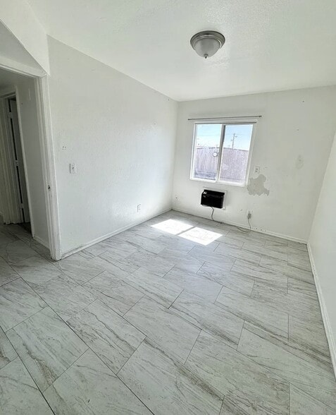 Building Photo - 2525 E Monroe St