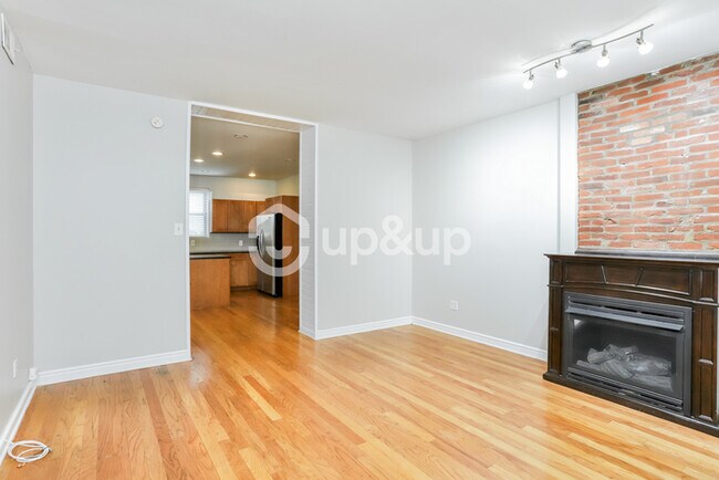 Building Photo - Fantastic 3bd/1.5ba home! Coming soon!
