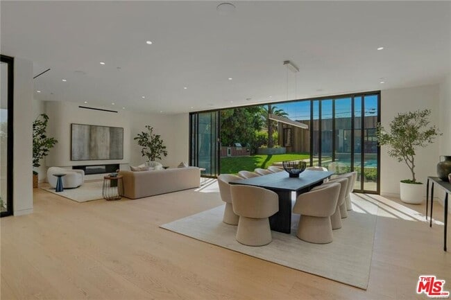 Building Photo - 4939 Petit Ave