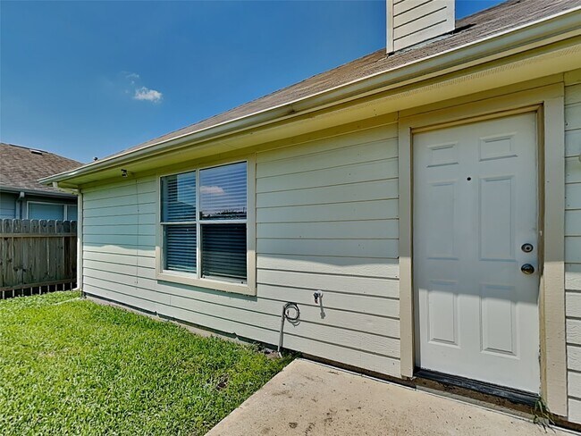 Building Photo - 30 Huntington Bend Dr