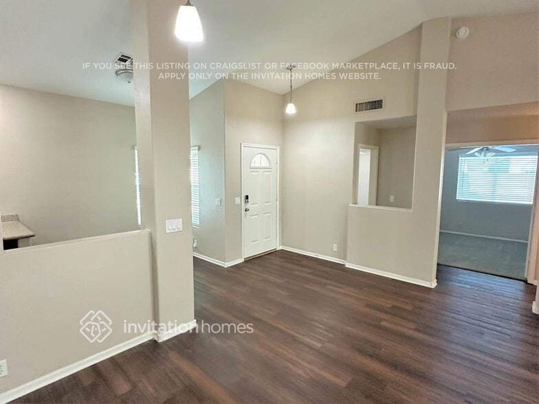 Building Photo - 8931 W Fullam St