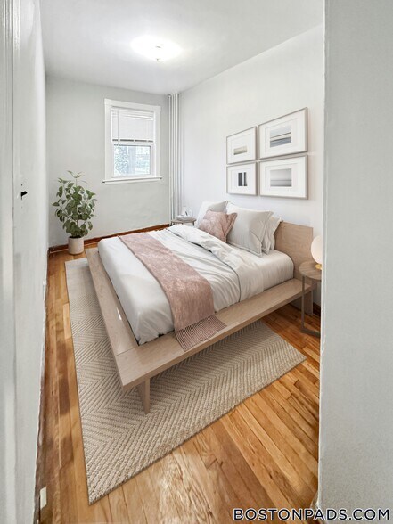 Building Photo - 15 Pond St