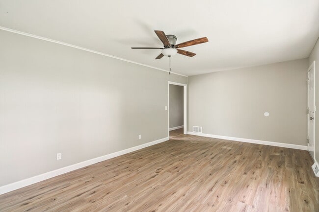 Building Photo - 206 Bowers Cir