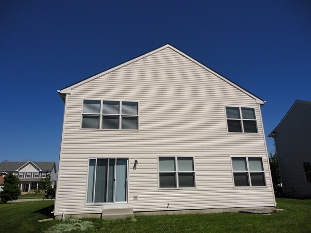 Building Photo - 1319 Roth Dr