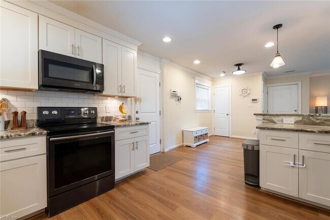 Building Photo - 820 Plainsman Ct