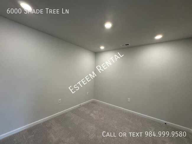 Building Photo - 6000 Shade Tree Ln