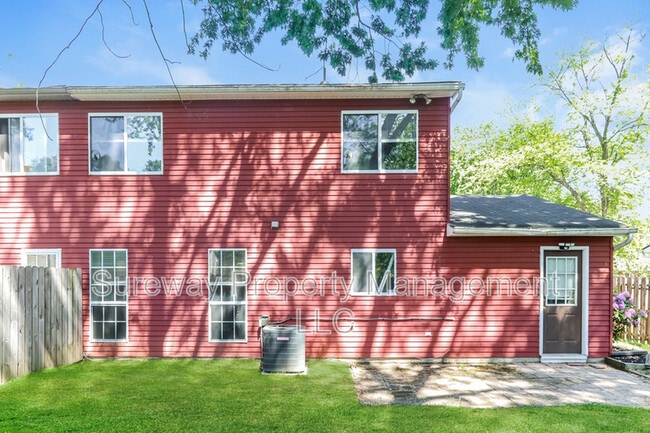 Building Photo - 190 Peregrine Dr