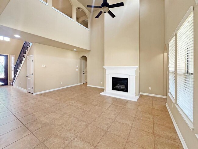 Building Photo - 14312 Senia Bend