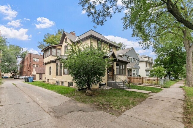 Building Photo - 2744 Fremont Ave S