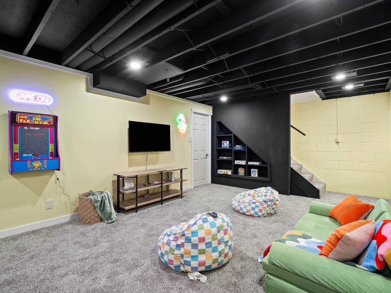 Building Photo - 32071 Lake Rd