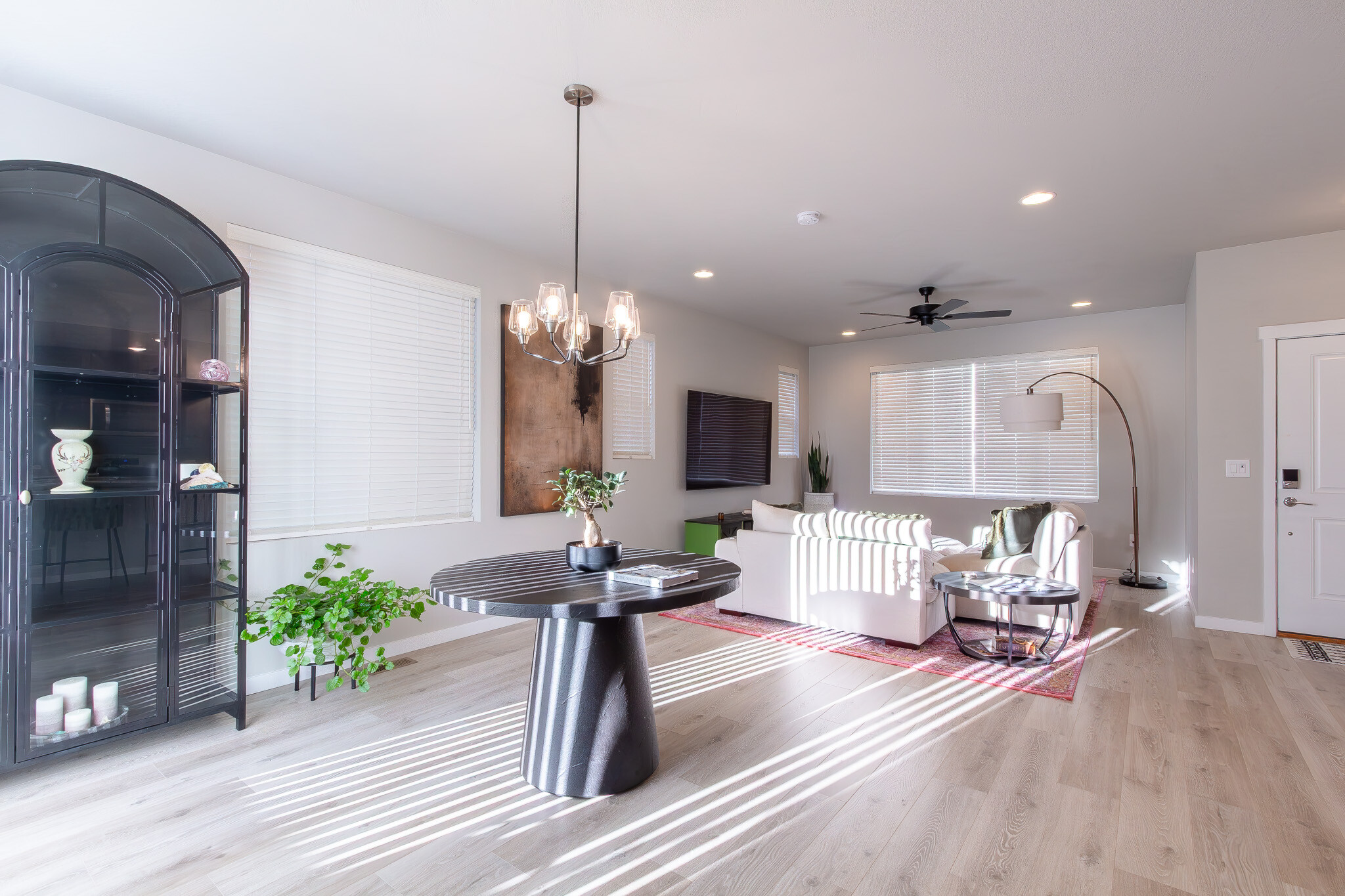 Building Photo - 5863 Summer Dream Dr