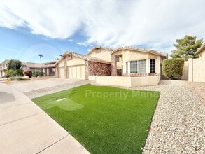 Building Photo - 2718 E Bighorn Ave
