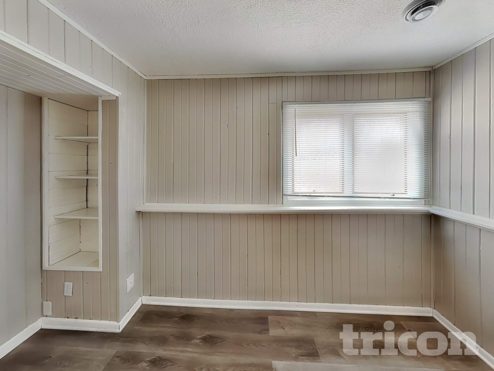 Building Photo - 14150 Rolling Oaks Cir NE