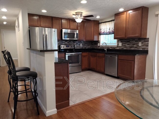 Building Photo - 204 Taurus Dr