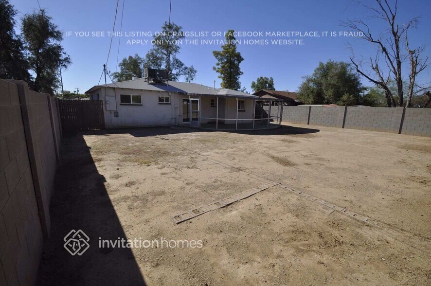 Building Photo - 3026 W Lawrence Ln