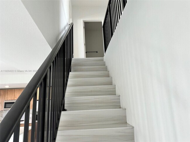 Building Photo - 307 NW 13th Pl