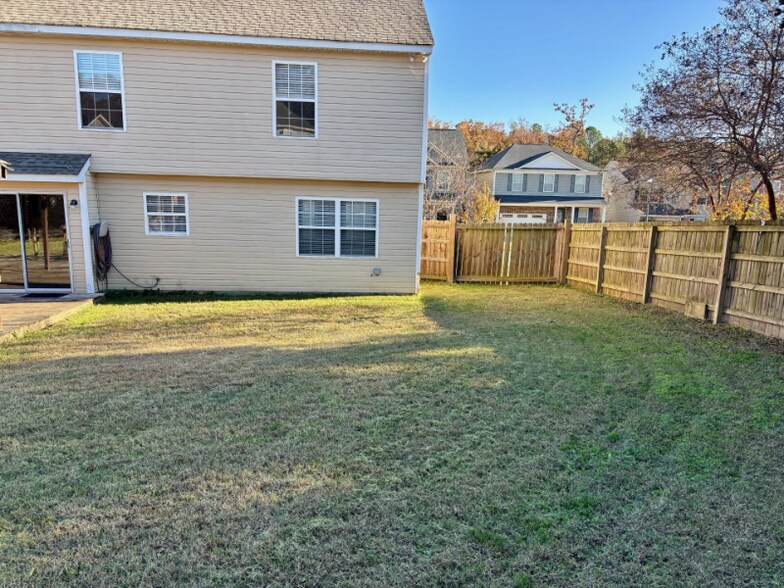 Building Photo - 169 Walkbridge Way