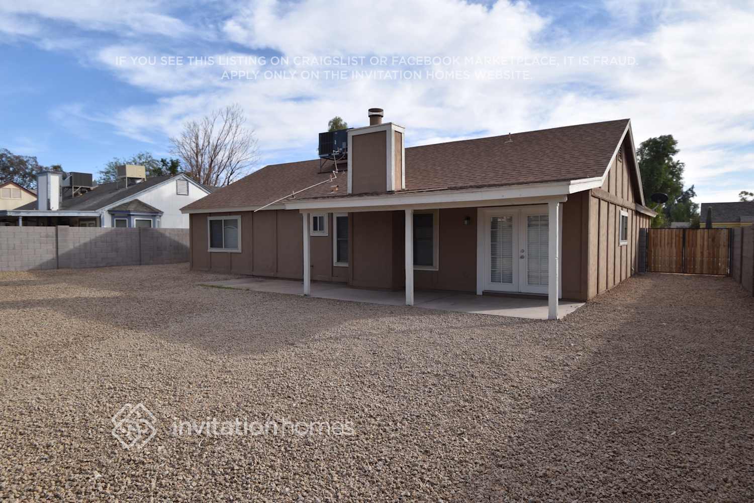 Building Photo - 652 E Calle Del Norte