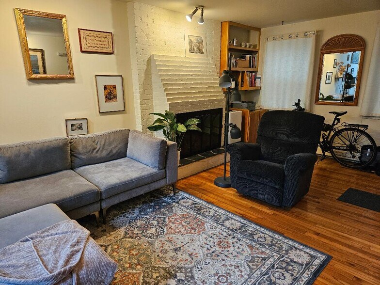 Building Photo - 155 Bradley St