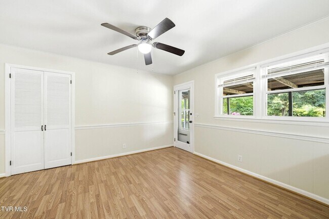 Building Photo - 808 Chippendale Rd