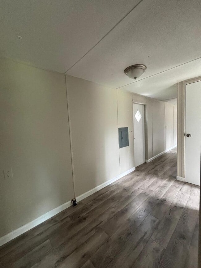 Building Photo - 307 Marcus crt