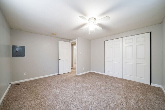 Building Photo - 509 Elsmere St