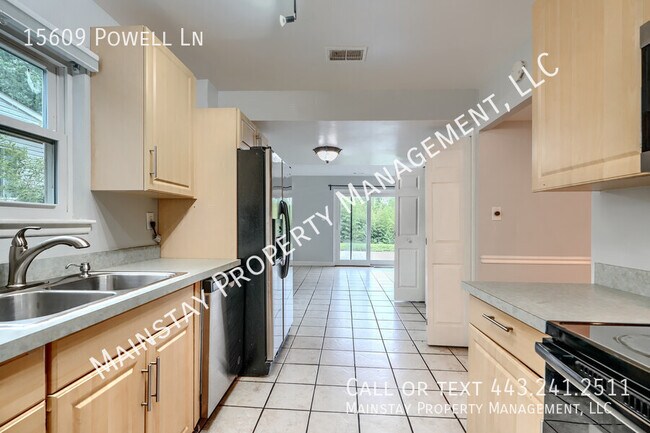 Building Photo - 15609 Powell Ln