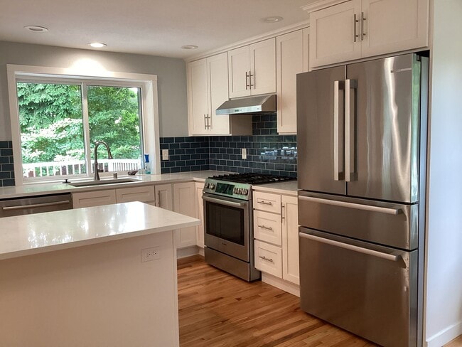 Building Photo - Charming Mukilteo Rambler in a Prime Location