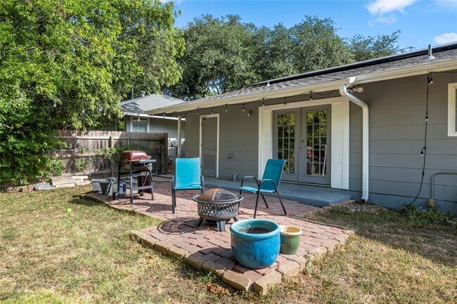 Building Photo - 1611 Ashberry Dr