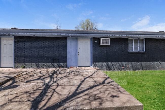 Building Photo - NW 22nd Street - 2236