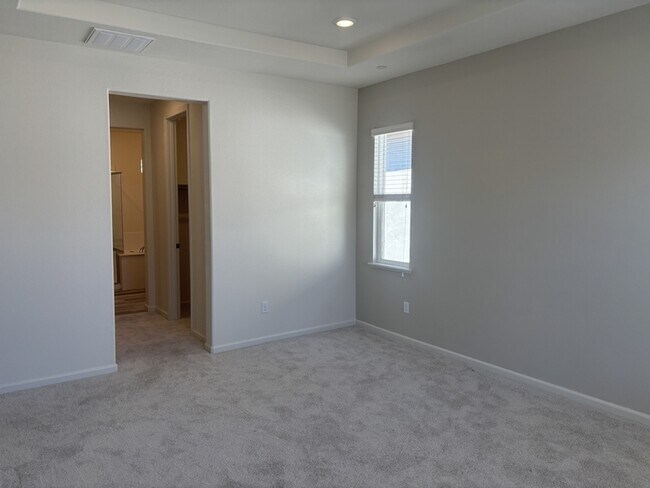 Building Photo - 5558 Kennedy Pl