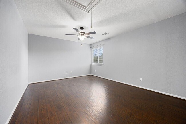 Building Photo - 6403 Applewood Forest Dr