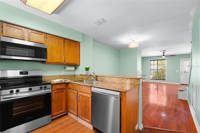 Building Photo - 5704 Bratton Dr