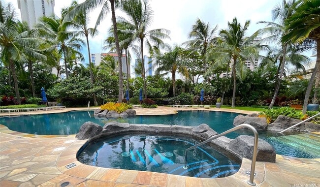 Building Photo - 1551 Ala Wai Blvd