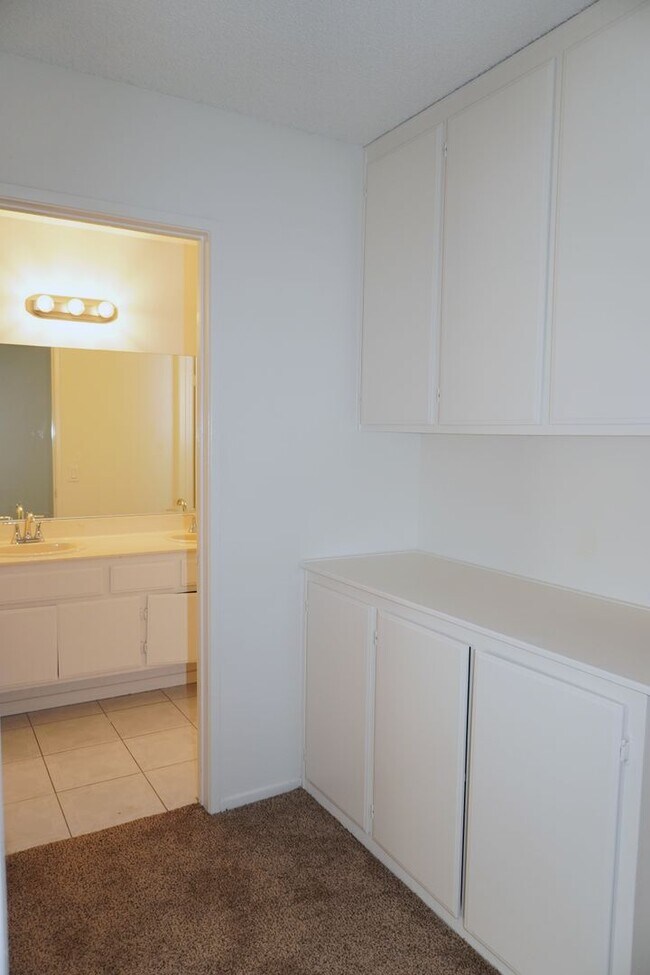 Building Photo - 23848 Bouquet Canyon Pl