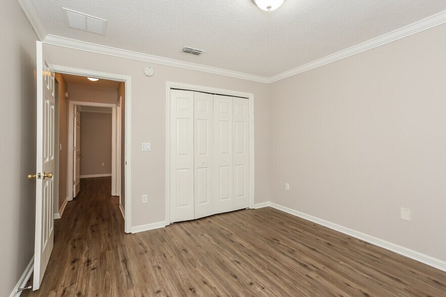 Building Photo - 3168 Tower Oaks Dr